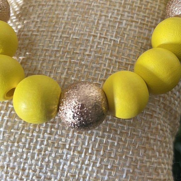 🎉💜 Mardi Gras Multicolor Beaded Stretch Bracelet Stack - Picture 4 of 4